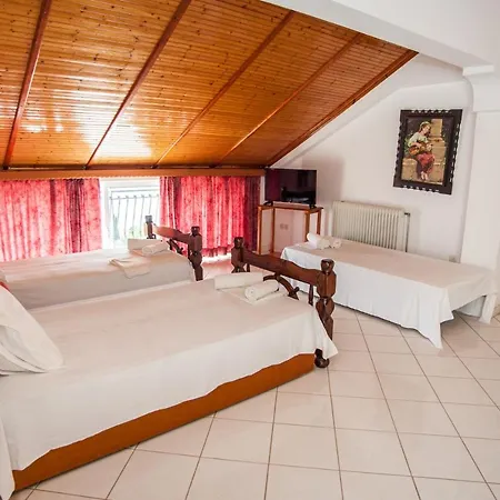 Madison Apartmanhotel Vlaháta