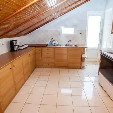 Madison מלון דירות Vlachata