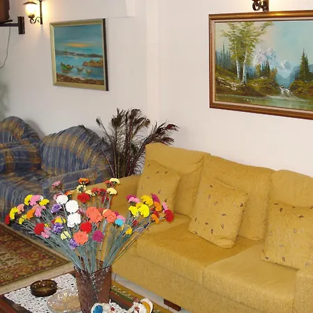 Ξενοδοχείο με διαμερίσματα Venus Studios 3*