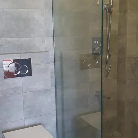 Madison Aparthotel 3*