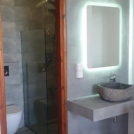 Ξενοδοχείο με διαμερίσματα Venus Studios 3*